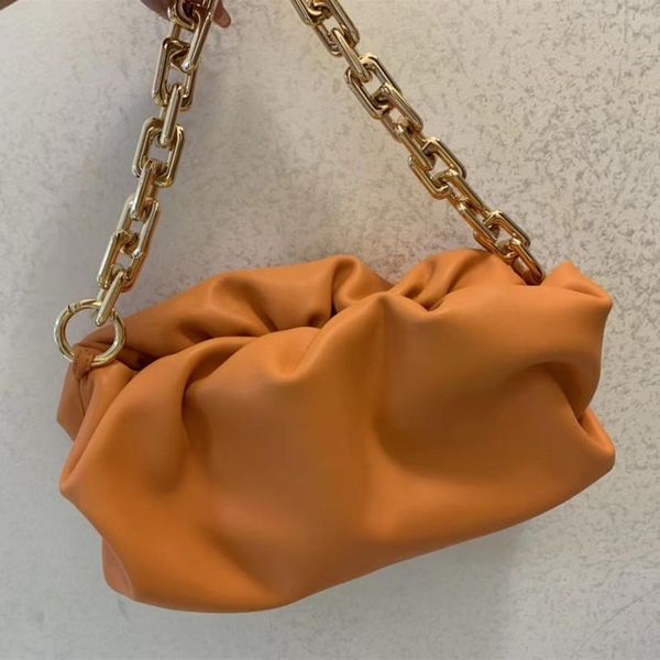 evening bags b-k61300 soft women chain shoulder cloud fashion trend female pockets solid pure designed luxury leather bag
evening bags b-k61300 soft women chain shoulder cloud fashion trend female pockets solid pure designed luxury leather bag