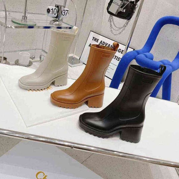 2021 brand runway women ankle pvc rain boots chunky heel height increasing short boots thick sole motorcycle for, Black
2021 brand runway women ankle pvc rain boots chunky heel height increasing short boots thick sole motorcycle for, Black