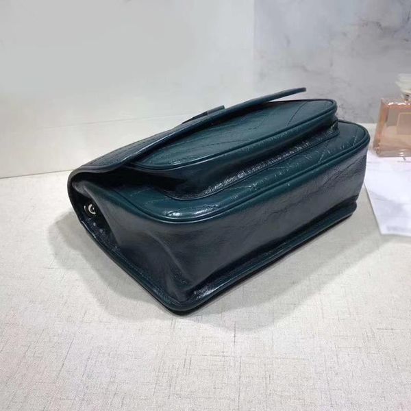classic money large waxing kraft the hardware surface is cowhide women bags any style can be used for any occasion
classic money large waxing kraft the hardware surface is cowhide women bags any style can be used for any occasion
