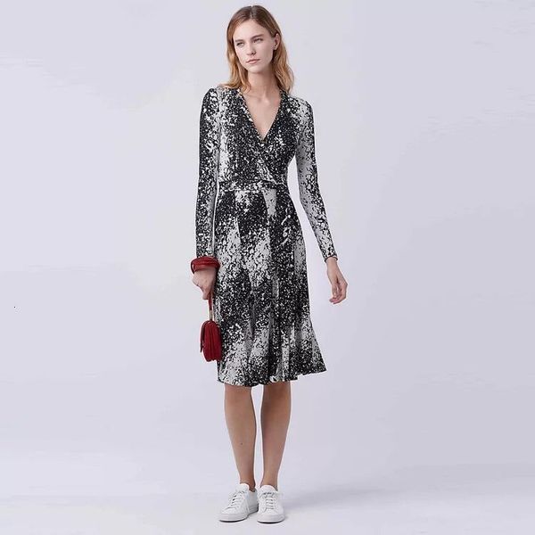 dress 2021d spring autumn women's with leopard print, White;black
dress 2021d spring autumn women's with leopard print, White;black