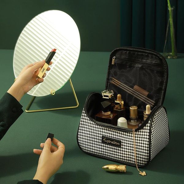 cosmetic bags & cases 2021 large capacity storage bag to travel toilet package pu bending make up lipstick
cosmetic bags & cases 2021 large capacity storage bag to travel toilet package pu bending make up lipstick