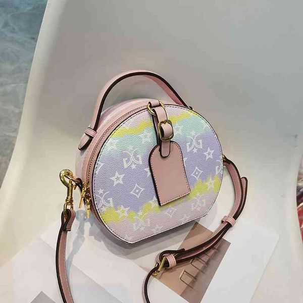 cuasual womens shouler bags manylandfolwers leather strap ladies diamond flower lady fance designer round handbags or cross body bag
cuasual womens shouler bags manylandfolwers leather strap ladies diamond flower lady fance designer round handbags or cross body bag