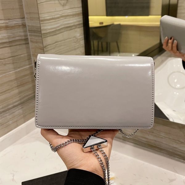 fashion lady designer wallets chain cowhide satchel underarm bags plain leather famous messenger letter luxury shell shoulder bags handbag h, Red;black
fashion lady designer wallets chain cowhide satchel underarm bags plain leather famous messenger letter luxury shell shoulder bags handbag h, Red;black