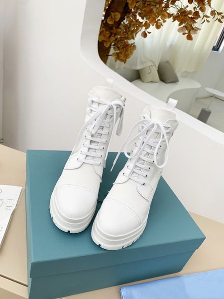 designer boots autumn/winter women's british short boots single boots black diamond plaid lace up martin boots mid barrel short boots 0
designer boots autumn/winter women's british short boots single boots black diamond plaid lace up martin boots mid barrel short boots 0