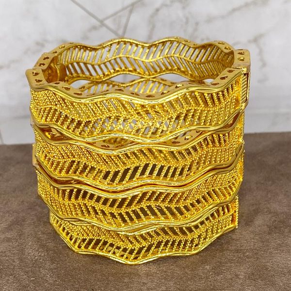 bangle 4 pçs/lote 24k dubai pulseira africano cor do ouro pulseiras para mulheres meninas etÃope arábia saudita jóias present, Black
bangle 4 pçs/lote 24k dubai pulseira africano cor do ouro pulseiras para mulheres meninas etÃope arábia saudita jóias present, Black