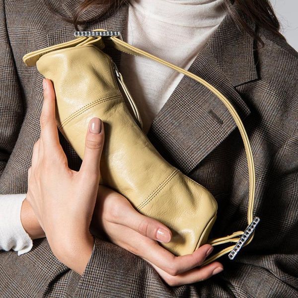 evening bags european and american fashion brand niche design retro one-shoulder underarm bag 2021 early spring wild portable ban
evening bags european and american fashion brand niche design retro one-shoulder underarm bag 2021 early spring wild portable ban