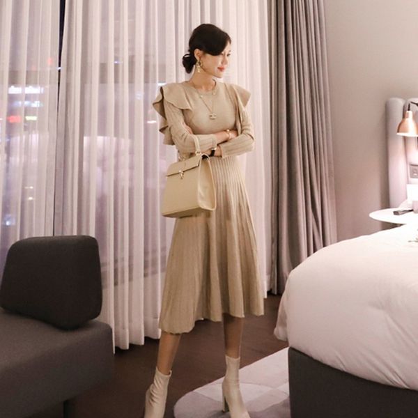 arrive knitted dress female autumn ruffles o-neck elastic wild long sleeve slim sweater draped office party dress 210514, Black;gray
arrive knitted dress female autumn ruffles o-neck elastic wild long sleeve slim sweater draped office party dress 210514, Black;gray