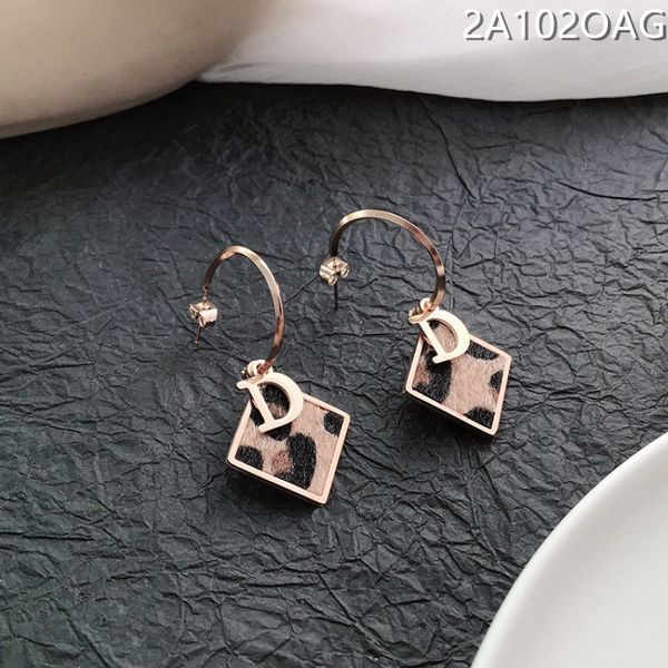 925 sier needle vibrato leopard wave point d square geometric earring tiktok, Golden
925 sier needle vibrato leopard wave point d square geometric earring tiktok, Golden