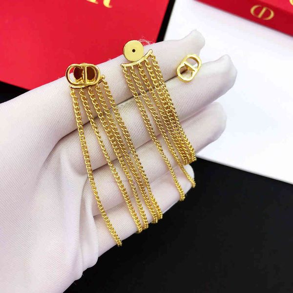 2021 new designer family earrings tassel old chain long earrings letter face thin 2021 women, Golden
2021 new designer family earrings tassel old chain long earrings letter face thin 2021 women, Golden