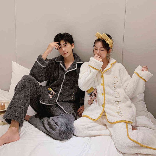 pajamas lovers plush autumn and winter thickened warmth can wear loose home cloth cardigan pajama, Black;red
pajamas lovers plush autumn and winter thickened warmth can wear loose home cloth cardigan pajama, Black;red