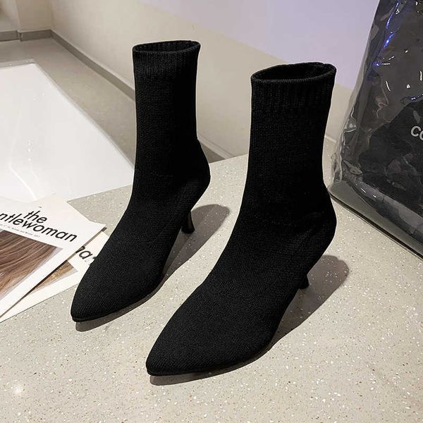 2021 autumn winter short boots women's korean martin knitted upper solid color pointed high heels banquet fashion
2021 autumn winter short boots women's korean martin knitted upper solid color pointed high heels banquet fashion