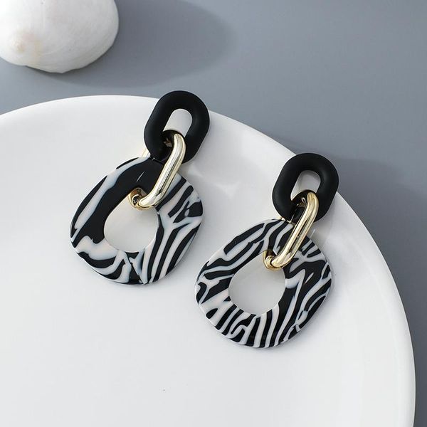 hoop & huggie 2021 autumn and winter earrings female acetate plate animal zebra pattern exaggerated geometric jewelry, Golden;silver
hoop & huggie 2021 autumn and winter earrings female acetate plate animal zebra pattern exaggerated geometric jewelry, Golden;silver