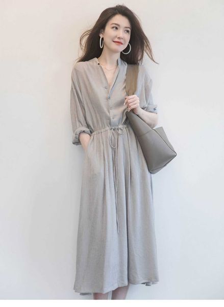 30 silk incding dress 2021 spring and summer fashion long sleeve light mature slim shirt skirt, Black;gray
30 silk incding dress 2021 spring and summer fashion long sleeve light mature slim shirt skirt, Black;gray
