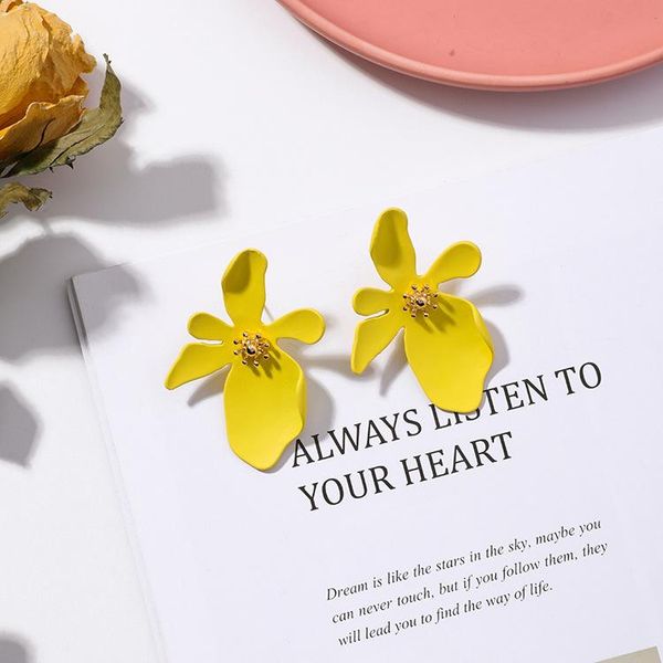 stud 2021 arrive colourful cute flower earrings for women elegant cubic spray paint petal party fashion jewelry, Golden;silver
stud 2021 arrive colourful cute flower earrings for women elegant cubic spray paint petal party fashion jewelry, Golden;silver