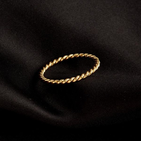 wedding rings stainless steel japanese and korean temperament spiral grain plain ring light luxury niche design index finger, Slivery;golden
wedding rings stainless steel japanese and korean temperament spiral grain plain ring light luxury niche design index finger, Slivery;golden