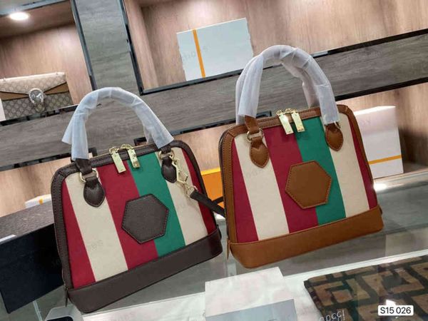 matching box designer women's cool two-color shell bag retro fashionable size 25*23cm
matching box designer women's cool two-color shell bag retro fashionable size 25*23cm