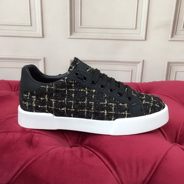 designer fashion trend couple dress shoes, plaid printing, high-end versatile, comfortable and wear-resistant, size 35-45, Black
designer fashion trend couple dress shoes, plaid printing, high-end versatile, comfortable and wear-resistant, size 35-45, Black