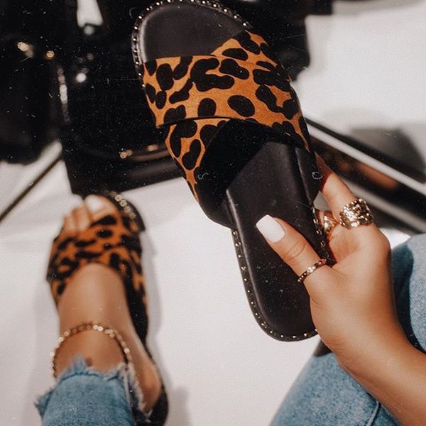 fashion leopard print rivet flat bottom cross outdoor womens slippers 2021 summer new style plus size wome beach slippers, Black
fashion leopard print rivet flat bottom cross outdoor womens slippers 2021 summer new style plus size wome beach slippers, Black