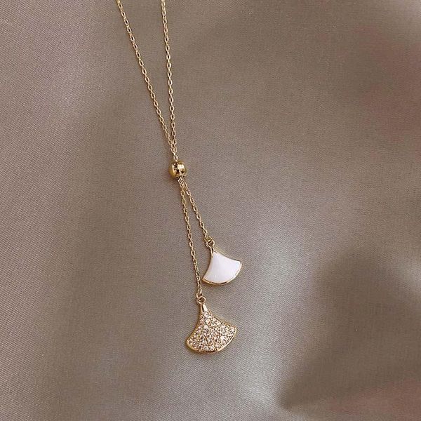 pendant necklaces luxury crystal necklace for women fan shape green adjustable clavicle chain fashion temperament jewelry gift, Silver
pendant necklaces luxury crystal necklace for women fan shape green adjustable clavicle chain fashion temperament jewelry gift, Silver