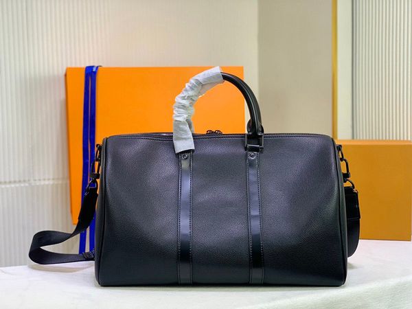 designer men and women travel bag large capacity canvas shoulder back fashion soft surface with zipper size 42-26-20cm m57088
designer men and women travel bag large capacity canvas shoulder back fashion soft surface with zipper size 42-26-20cm m57088