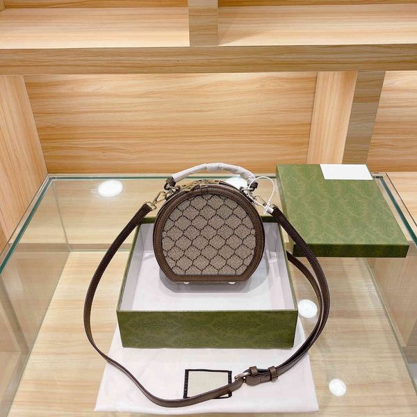 handbag luxurys bags designer tote bag branded crossbody women shoulder famou brand high quanlity deigned for men and womam two size
handbag luxurys bags designer tote bag branded crossbody women shoulder famou brand high quanlity deigned for men and womam two size