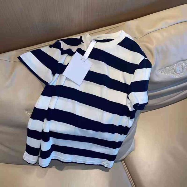 2022 factory wholesale new summer d family color contrast stripe stitching simple navy style round neck fashion casual short sleeve t-shirt, White
2022 factory wholesale new summer d family color contrast stripe stitching simple navy style round neck fashion casual short sleeve t-shirt, White