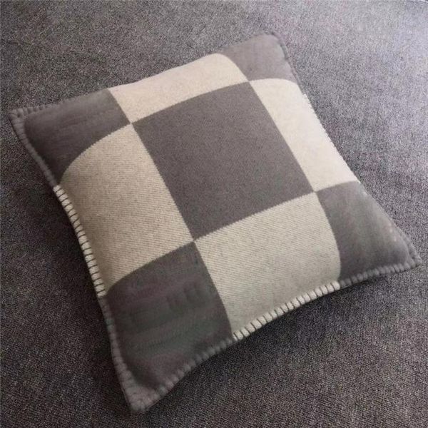 cushion/decorative pillow 2021 smelov fashion vintage fleece pillowcase letter h european cover covers wool throw luxury pillowcases 45x45 6
cushion/decorative pillow 2021 smelov fashion vintage fleece pillowcase letter h european cover covers wool throw luxury pillowcases 45x45 6