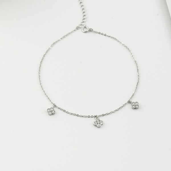 xiao's japanese and korean style new s925 sterling silver chain women's simple four leaf clover foot flower jewelry, Black 
xiao's japanese and korean style new s925 sterling silver chain women's simple four leaf clover foot flower jewelry, Black