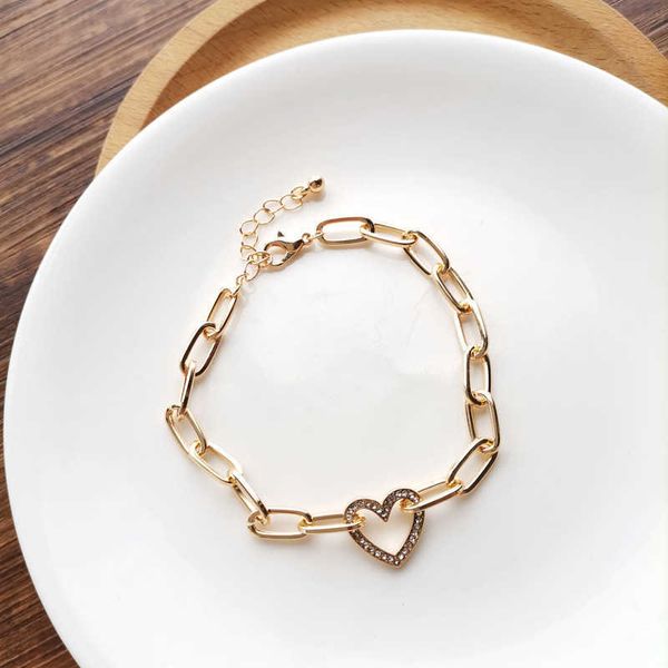 simple geometric round heart shaped rhinestone bracelets for women gold chain stainless steel luxury jewelry gift accessories q0719, Black
simple geometric round heart shaped rhinestone bracelets for women gold chain stainless steel luxury jewelry gift accessories q0719, Black