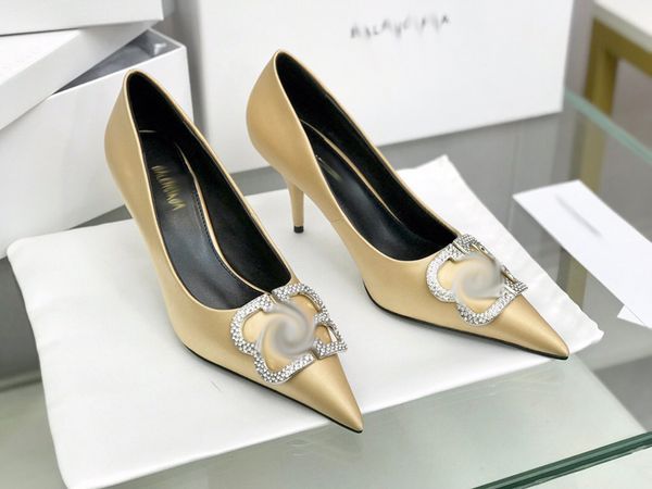 2021 good quality fashion women luxurys designers shoes designer sandals womens luxury high heels sandal dress shoess with box size 35-41 -g, Black
2021 good quality fashion women luxurys designers shoes designer sandals womens luxury high heels sandal dress shoess with box size 35-41 -g, Black