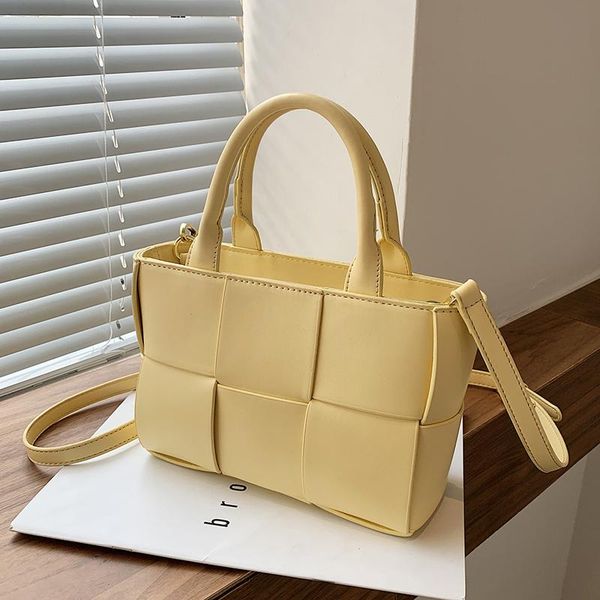 evening bags luxury women's shoulder weave leather bag for women 2021 brand designer handbags messenger crossbody female
evening bags luxury women's shoulder weave leather bag for women 2021 brand designer handbags messenger crossbody female