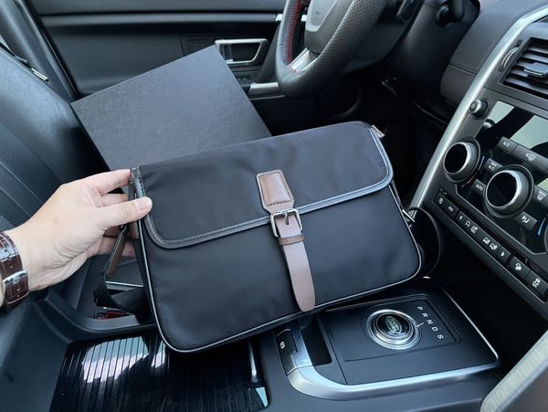 2021 belt buckle oxford cloth black flip bag men's and women's cross square cool one shoulder luxuryss designerss yw
2021 belt buckle oxford cloth black flip bag men's and women's cross square cool one shoulder luxuryss designerss yw