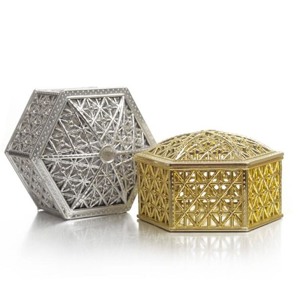 1pcs/mini creative candy box hollow gold-plated baby shower birthday party wedding storage gift wrap
1pcs/mini creative candy box hollow gold-plated baby shower birthday party wedding storage gift wrap