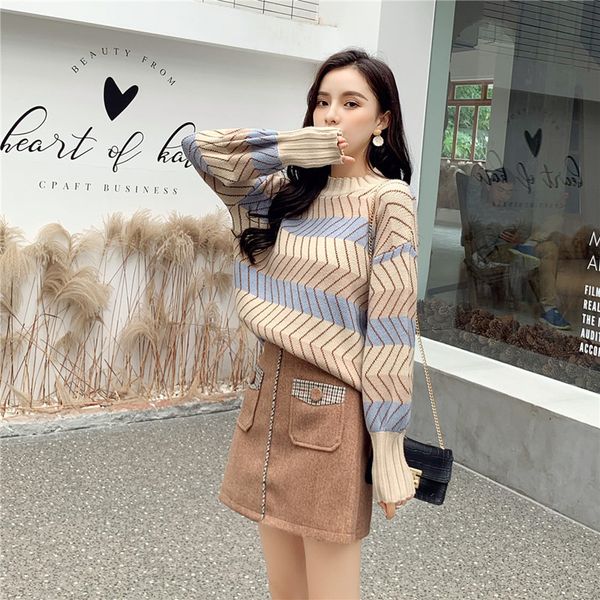 women's sweaters set of korean-style female pieces, autumn fashion , long sleeve striped shirt with round collar + mini button skirt po, White;black
women's sweaters set of korean-style female pieces, autumn fashion , long sleeve striped shirt with round collar + mini button skirt po, White;black