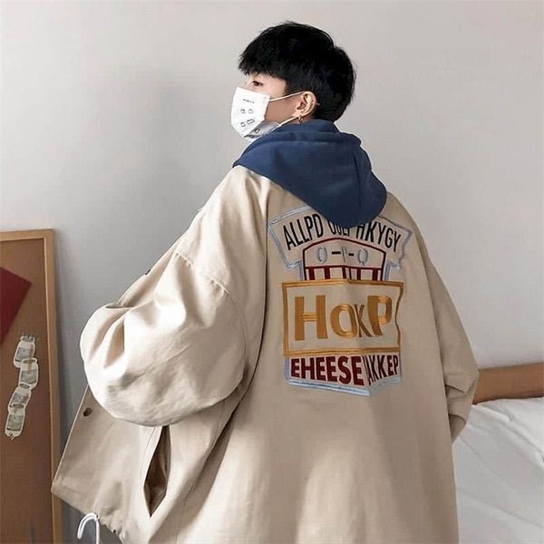 men's jacket korean trend casual loose hong kong style embroidery safari handsome men's preppy style streetwear 211214, Black;brown
men's jacket korean trend casual loose hong kong style embroidery safari handsome men's preppy style streetwear 211214, Black;brown