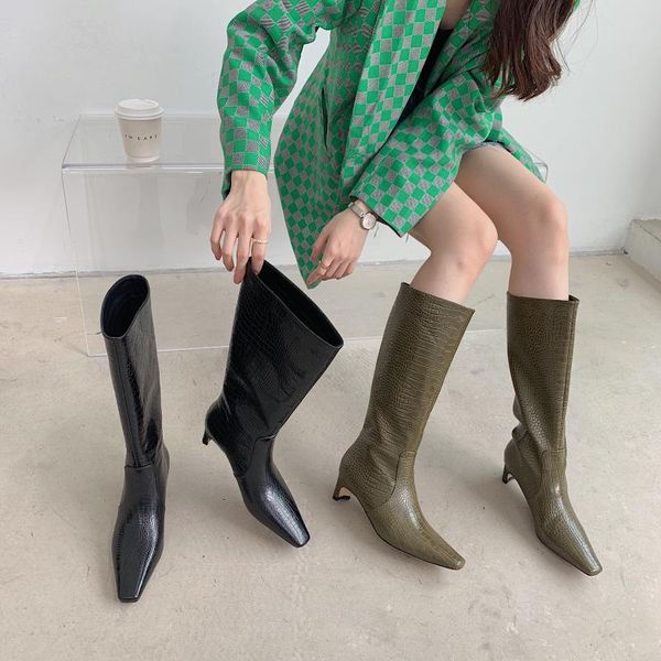 boots 2021 fashion autumn and winter crocodile pattern exclusive custom fabric small square toe wide tube one-step, Black
boots 2021 fashion autumn and winter crocodile pattern exclusive custom fabric small square toe wide tube one-step, Black