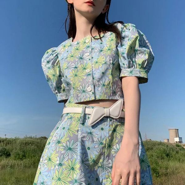 women's tracksuits fabpop 2021 puff sleeve square collar green print shirt high waist wide leg shorts two piece matching set outfits be, Gray
women's tracksuits fabpop 2021 puff sleeve square collar green print shirt high waist wide leg shorts two piece matching set outfits be, Gray