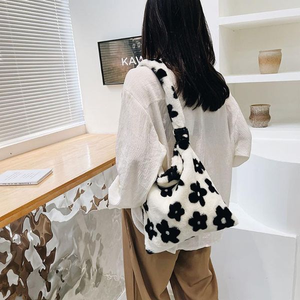 Evening Bags Love Print Plush Messenger Bag Shoulder Fashion Women Winter Hit Color Handbag Female Tote
Evening Bags Love Print Plush Messenger Bag Shoulder Fashion Women Winter Hit Color Handbag Female Tote