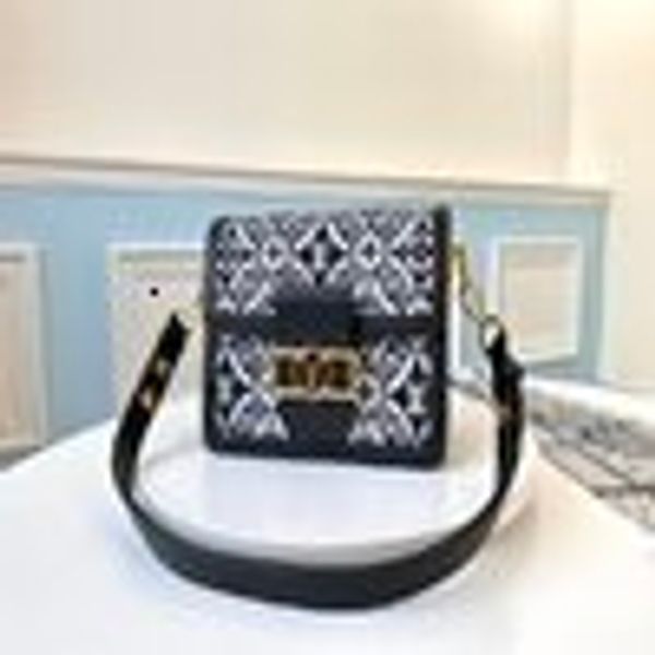 libobo6_1 flaw m57172 backpacks handbags iconic handles shoulder bags totes cross body bag clutches evening oxidized leather business, Red;black
libobo6_1 flaw m57172 backpacks handbags iconic handles shoulder bags totes cross body bag clutches evening oxidized leather business, Red;black