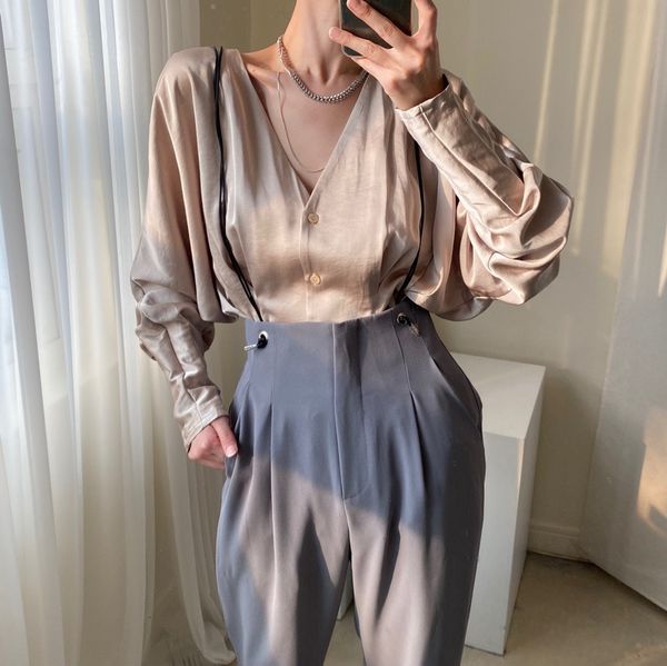 shirt Women's blouses satin 2021 spring thin waistband only ladies with low-cut elegant tops, White
shirt Women's blouses satin 2021 spring thin waistband only ladies with low-cut elegant tops, White