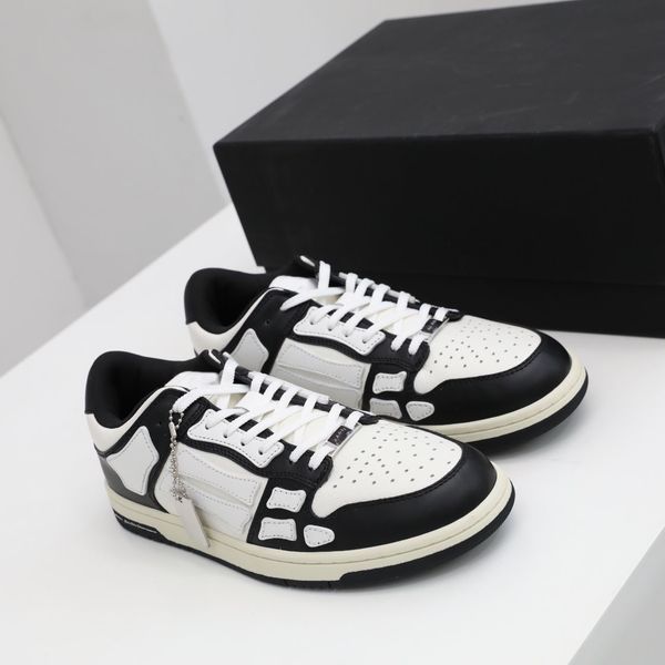 skel-hi low bandana sneakers luxury designer men women shoes leather bones applique upper eva footbed high sport shoe fashionable tranier, Black
skel-hi low bandana sneakers luxury designer men women shoes leather bones applique upper eva footbed high sport shoe fashionable tranier, Black