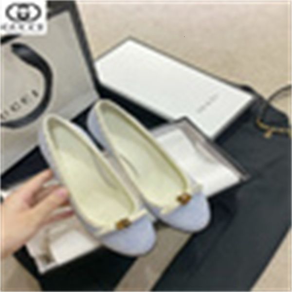 pumps slippers designer sneakers sandals luxury mules slides women loafers ballerinas high dress shoes heels cn22, Black;white
pumps slippers designer sneakers sandals luxury mules slides women loafers ballerinas high dress shoes heels cn22, Black;white