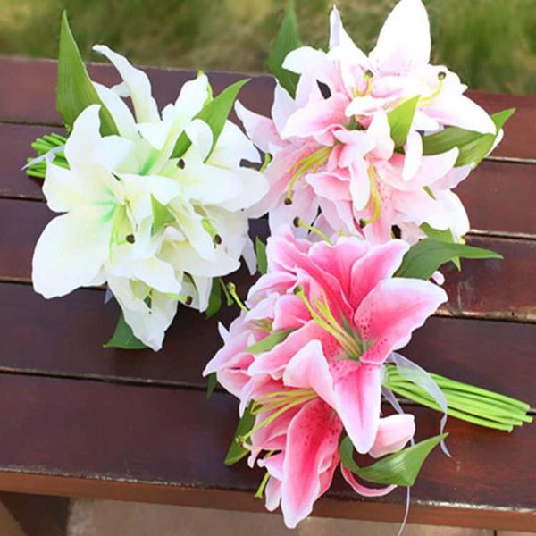 european perfume lily fake flower wedding bride hand holding artificial bouquet home decoration simulation flowers decorative & wreaths
european perfume lily fake flower wedding bride hand holding artificial bouquet home decoration simulation flowers decorative & wreaths