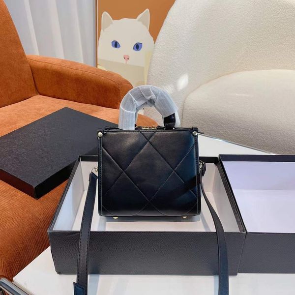 designer tote brand women's channel bag sheepskin genuine leather handbags handbag shoulder bag gold hardware mini totes bags purses 20
designer tote brand women's channel bag sheepskin genuine leather handbags handbag shoulder bag gold hardware mini totes bags purses 20