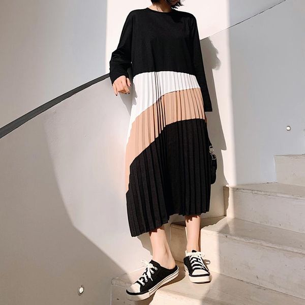 casual dresses women dress 2021 autumn and winter long large size stitching pleated color matching long-sleeved bottoming for ladies, Black;gray
casual dresses women dress 2021 autumn and winter long large size stitching pleated color matching long-sleeved bottoming for ladies, Black;gray