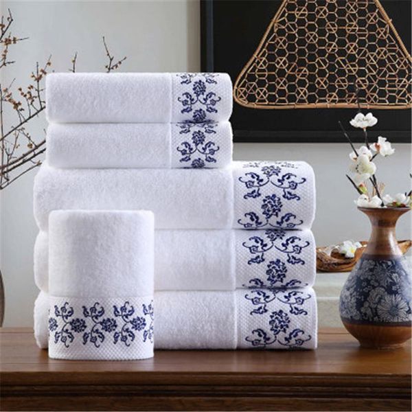 towel chinese style blue and white porcelain bath outdoor jacquard for families
towel chinese style blue and white porcelain bath outdoor jacquard for families
