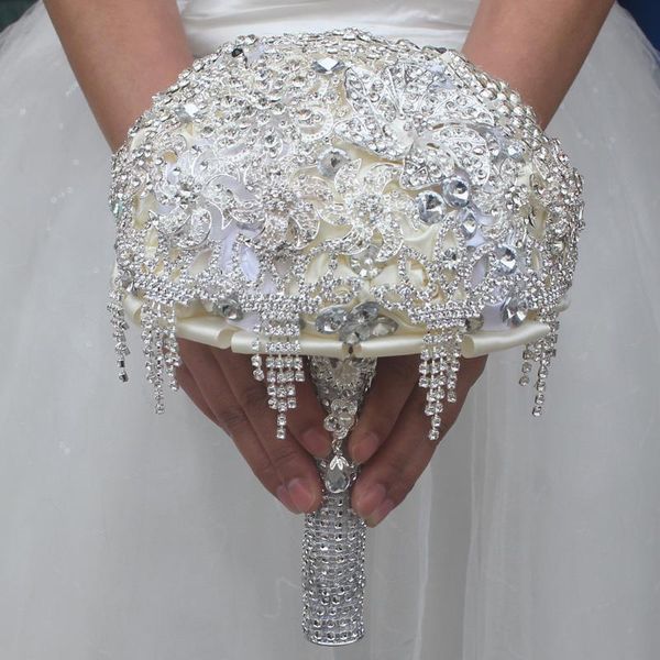 decorative flowers & wreaths luxury crystal white wedding bride holding artificial bouquet rhinestone flower decoration
decorative flowers & wreaths luxury crystal white wedding bride holding artificial bouquet rhinestone flower decoration