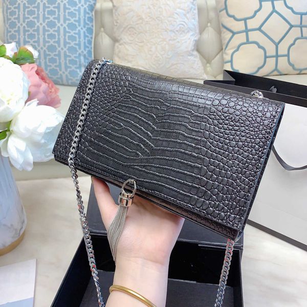 2022 women fashion handbags lady bags ladies single shoulder bag wallets gold classic cross body purse underarm handbag top, Red;black
2022 women fashion handbags lady bags ladies single shoulder bag wallets gold classic cross body purse underarm handbag top, Red;black
