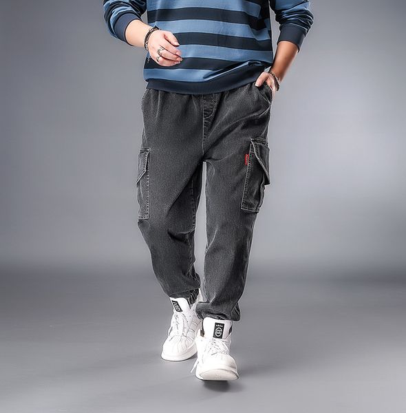 pantmen's plus size jumpsuit with small feet black loose long jeans 
pantmen's plus size jumpsuit with small feet black loose long jeans