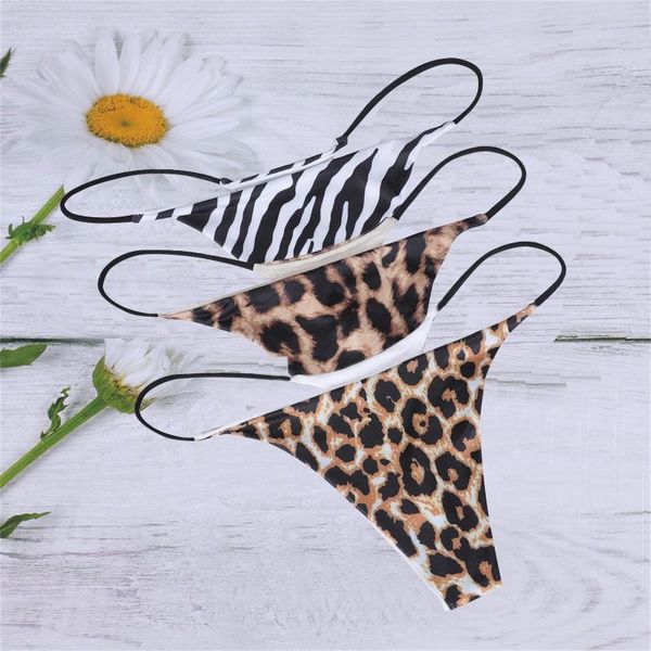 women's panties 3 pcs print seamless thong underpant comfort low-rise soft t-back g-string low waist underwear, Black;pink
women's panties 3 pcs print seamless thong underpant comfort low-rise soft t-back g-string low waist underwear, Black;pink